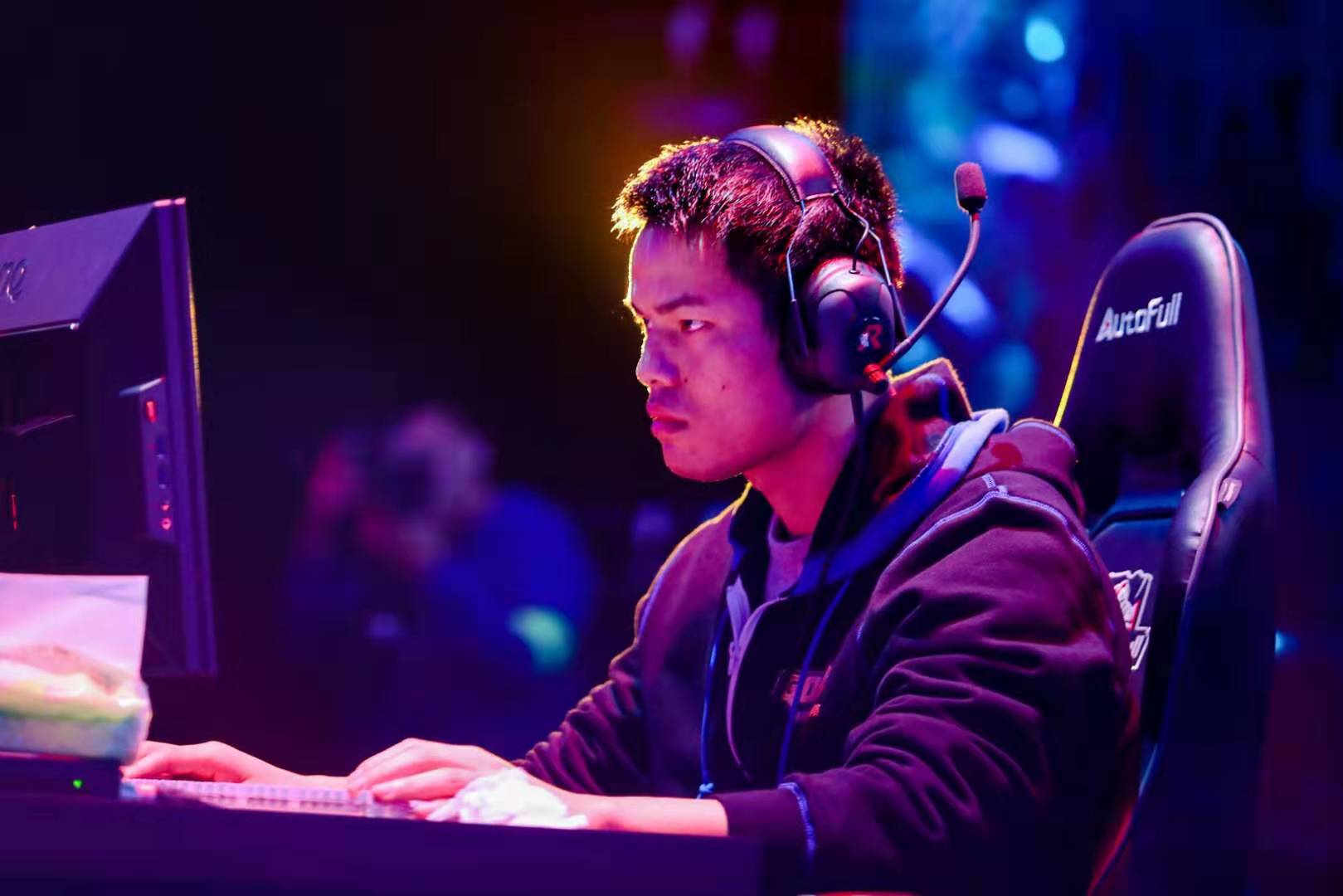 他的攻果岭 他的攻果岭