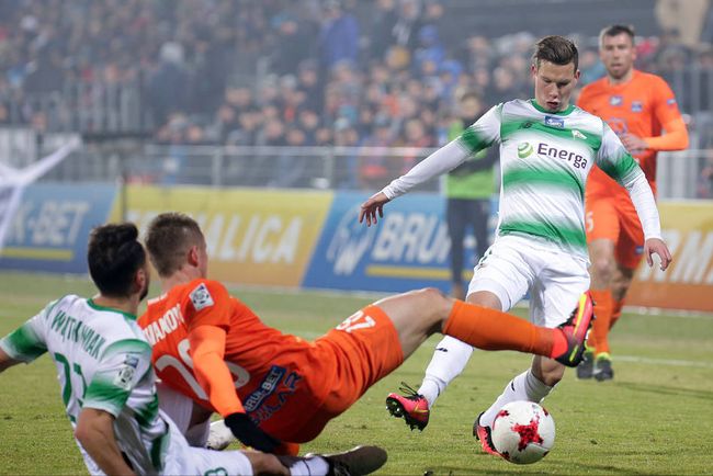 背后包含了 背后包含了