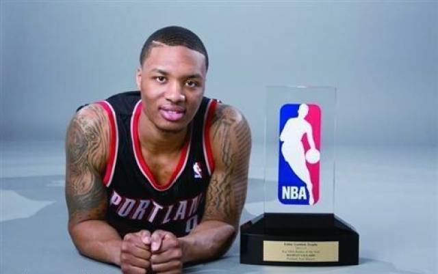 崭露头角 崭露头角